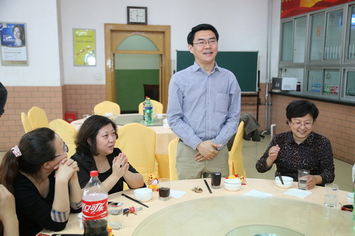 3党委书记刘宝华致贺词_调整大小