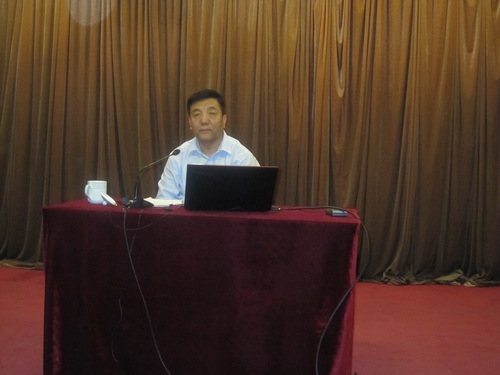 国家行政学院政治学教研部主任、教授、博士生导师范文讲授主题为“中国梦是当今中国发展进步的精神旗帜”的讲座_调整大小