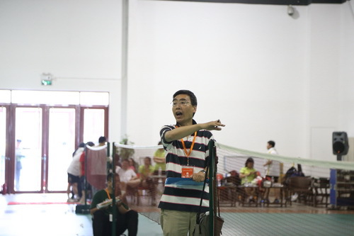 6裁判员陈明_调整大小