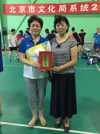 10获奖合影_调整大小