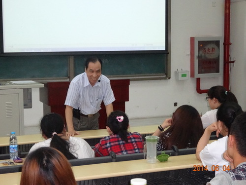 李卓群老师讲课1_调整大小