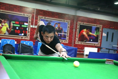 1男子第一名张继英在比赛中_调整大小