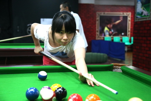 7女子第一名祁欣在比赛中_调整大小