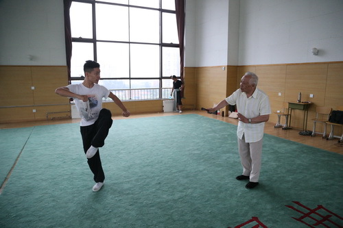 武丑班《盗钩》6_调整大小