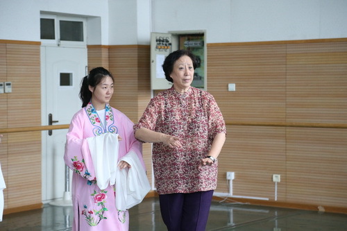 青衣班《捧印》4_调整大小