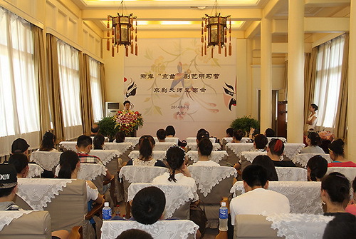 8交流会现场8_调整大小