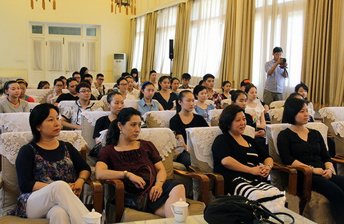 7交流会现场7_调整大小