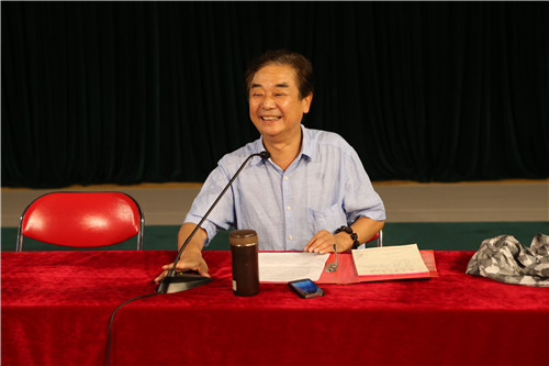 8-北京文化艺术活动中心专家委员会主任马瑞增为学员们上课