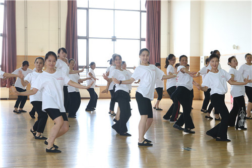 8舞蹈：挚爱情深