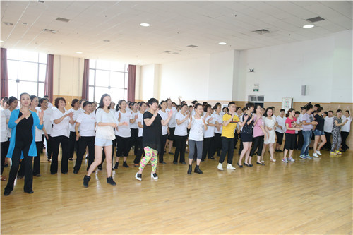 16学员及教师谢幕