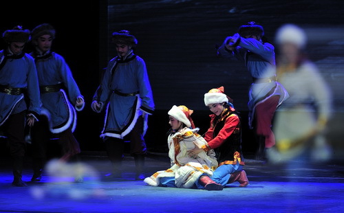 《龙梅和玉荣》   作者：陈越强_调整大小