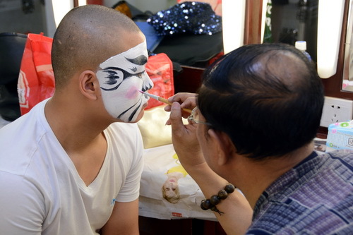 《上装》   作者： 杨一良_调整大小