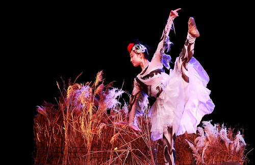 作者：任秋霞_调整大小