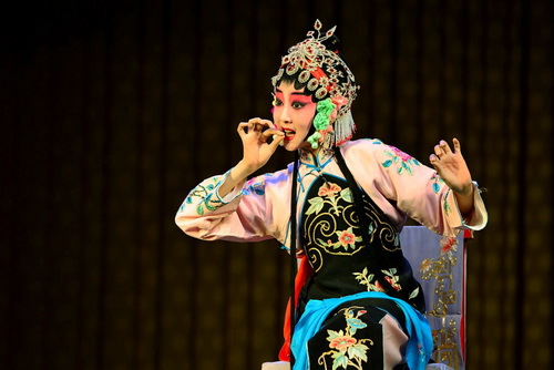 《俏花旦》   作者：刘文镛  _调整大小