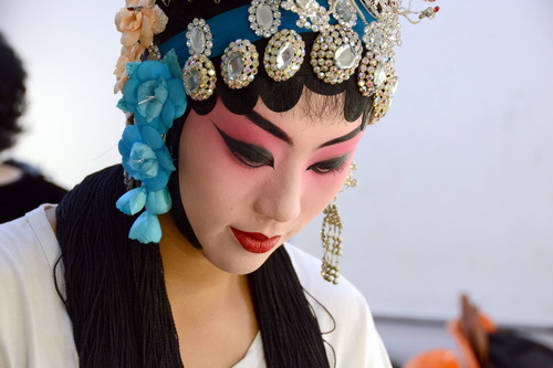 《思戏》   作者：杨建国_调整大小