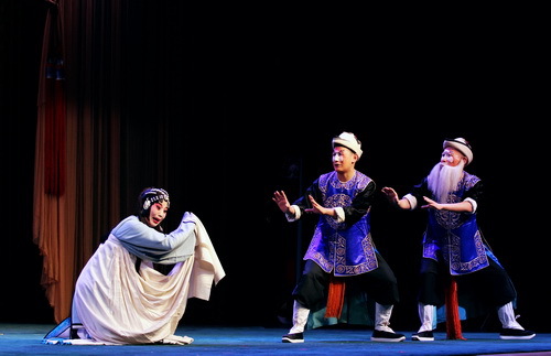 《朱痕记》   作者：张伸_调整大小