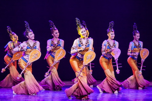 《仙女下人间》   作者：邓炳臣  _调整大小