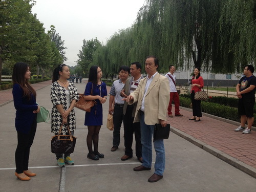 1院领导慰问驻训教师_调整大小