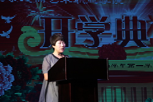 17学生处主任周雪飞介绍了本学期的学生工作思路_调整大小