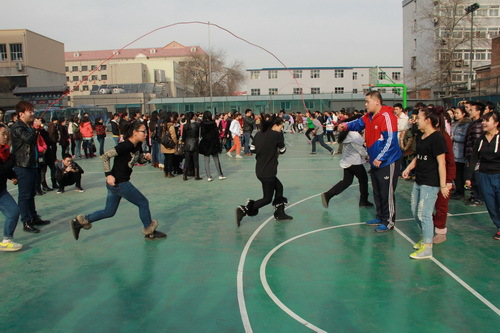 跳绳比赛现场3_调整大小