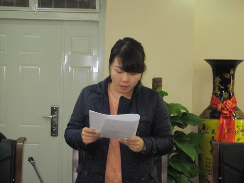 哈福丽宣读入党志愿书_调整大小