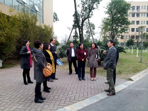 参观校园_调整大小