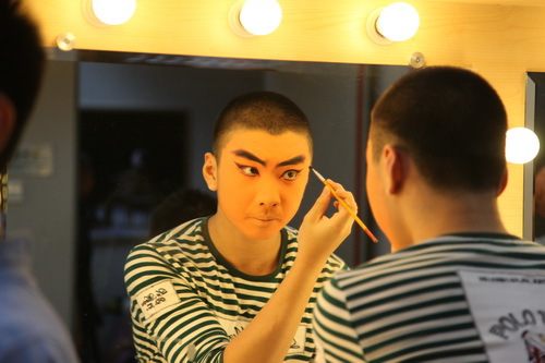 京剧《草原小姐妹》牧民，扮演者：李威_调整大小