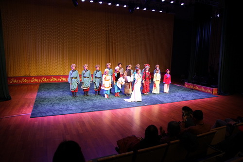 主演谢幕_调整大小