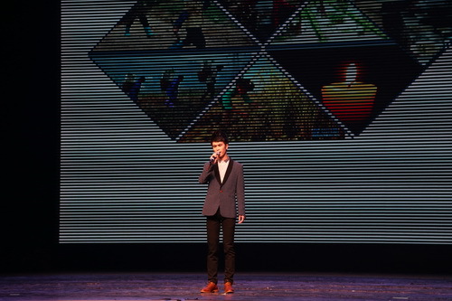 参赛选手代表1_调整大小