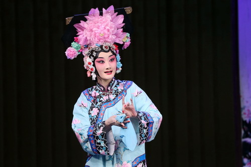 4《坐宫》铁镜公主：刘小涵_调整大小