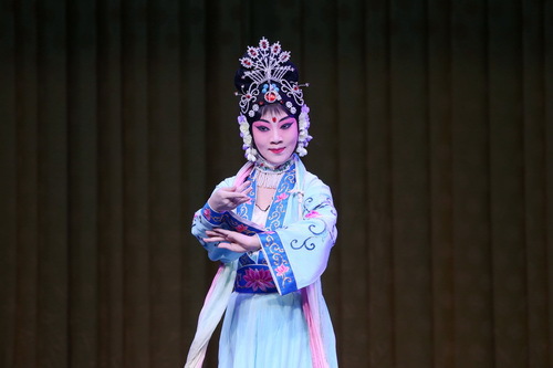 7.《天女散花》天女：王雨盼_调整大小