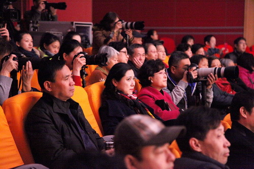 29学院领导观看演出_调整大小