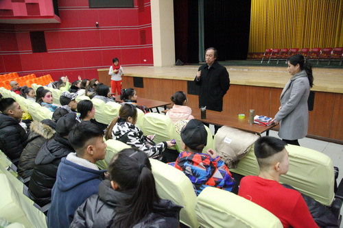 32院长刘侗向毕业生们寄语_调整大小