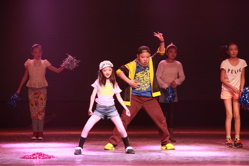 22舞蹈《幽默爵士舞》_调整大小