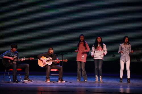 18歌曲《童年》_调整大小