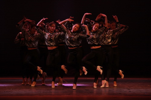 31舞蹈《动摇》_调整大小