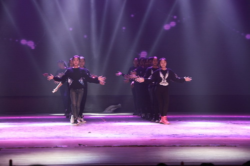 27舞蹈《I’m good boy》_调整大小