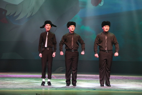 26音乐喜剧《合唱喀秋莎》_调整大小