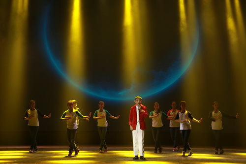 32歌曲《卷珠帘》_调整大小