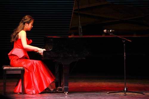 12、钢琴独奏《我的祖国》_调整大小