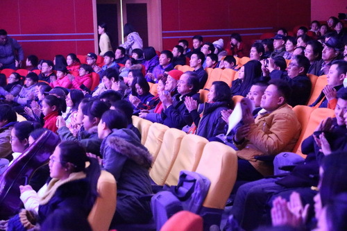 晚会现场_调整大小