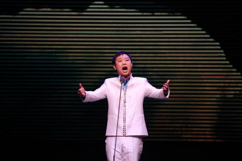 9、男声独唱《大江南》_调整大小