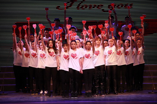 16、原创合唱《因为有你》_调整大小