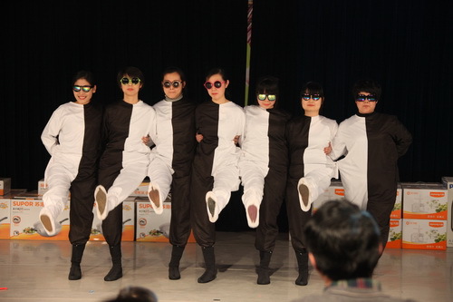 8错觉舞蹈_调整大小