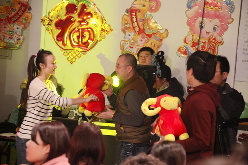 3向属羊的老师赠送吉祥羊_调整大小