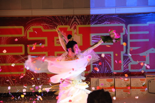 12、自创舞蹈《飞天婵舞》_调整大小