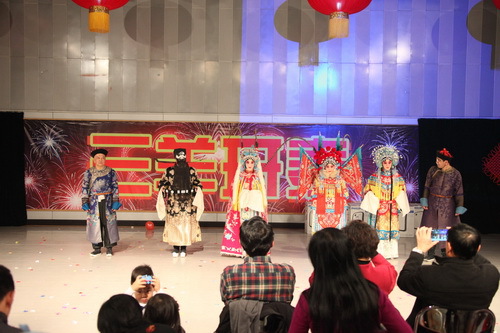 13戏曲时装秀：（猜猜我是谁）_调整大小