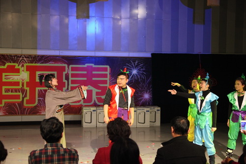 14小品《我们那些年一起追过的剧》片段_调整大小