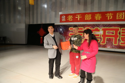 黄平副院长抽奖_调整大小