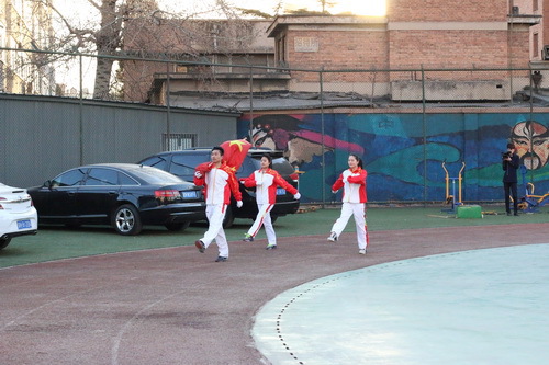 2升旗手出旗_调整大小 2升旗手出旗_调整大小